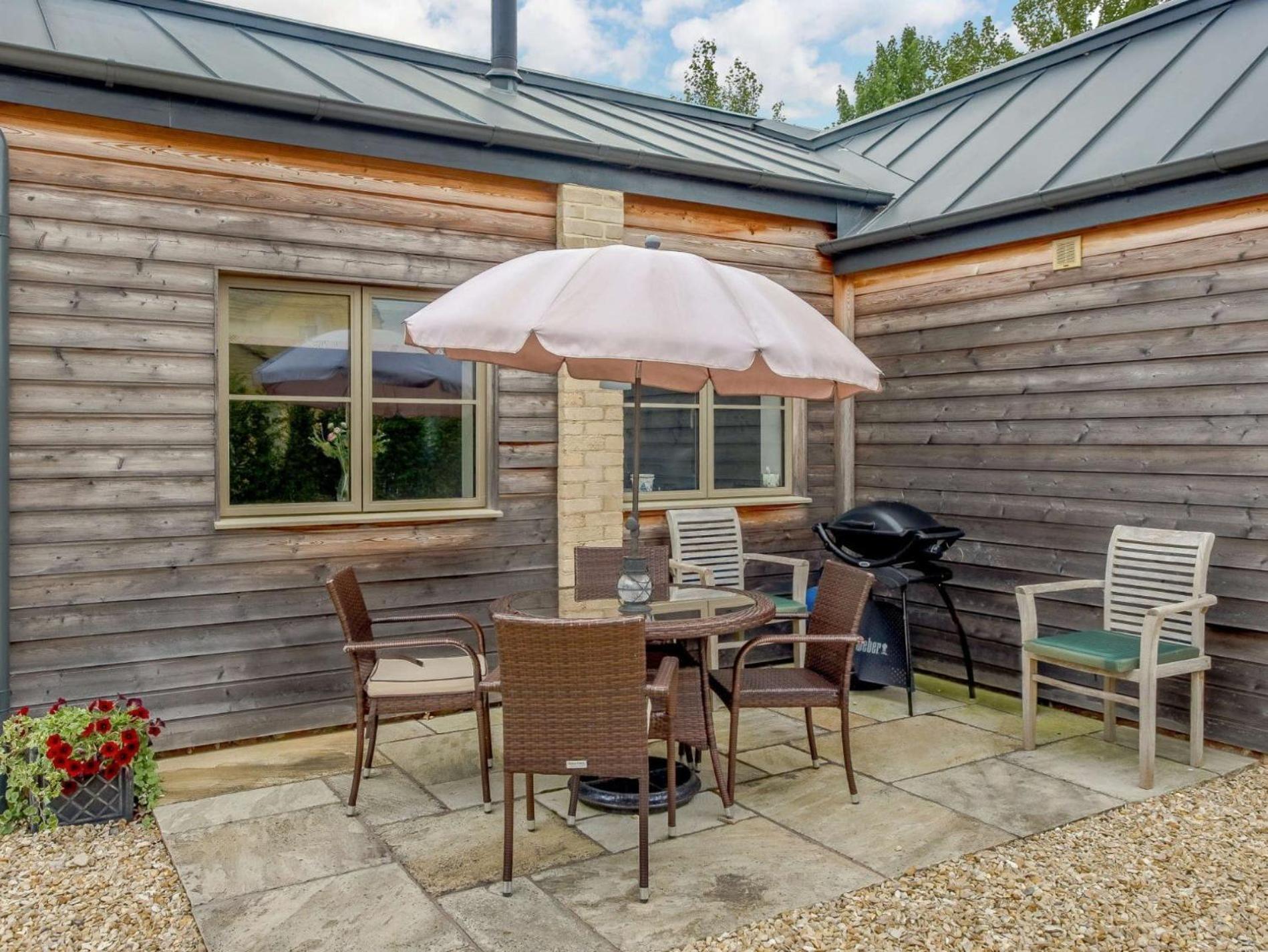 2 Bed In Winchcombe 57828 Villa Exterior photo